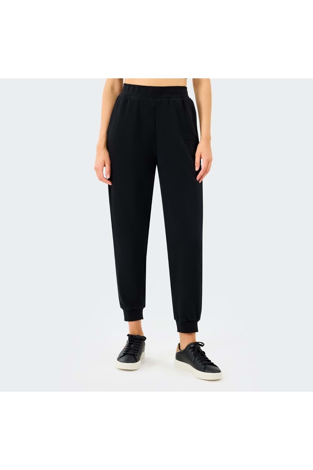 W Essential Jogger Sweatpant