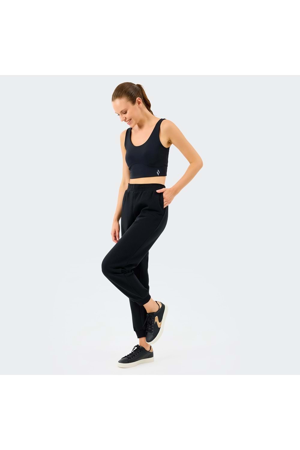 W Essential Jogger Sweatpant