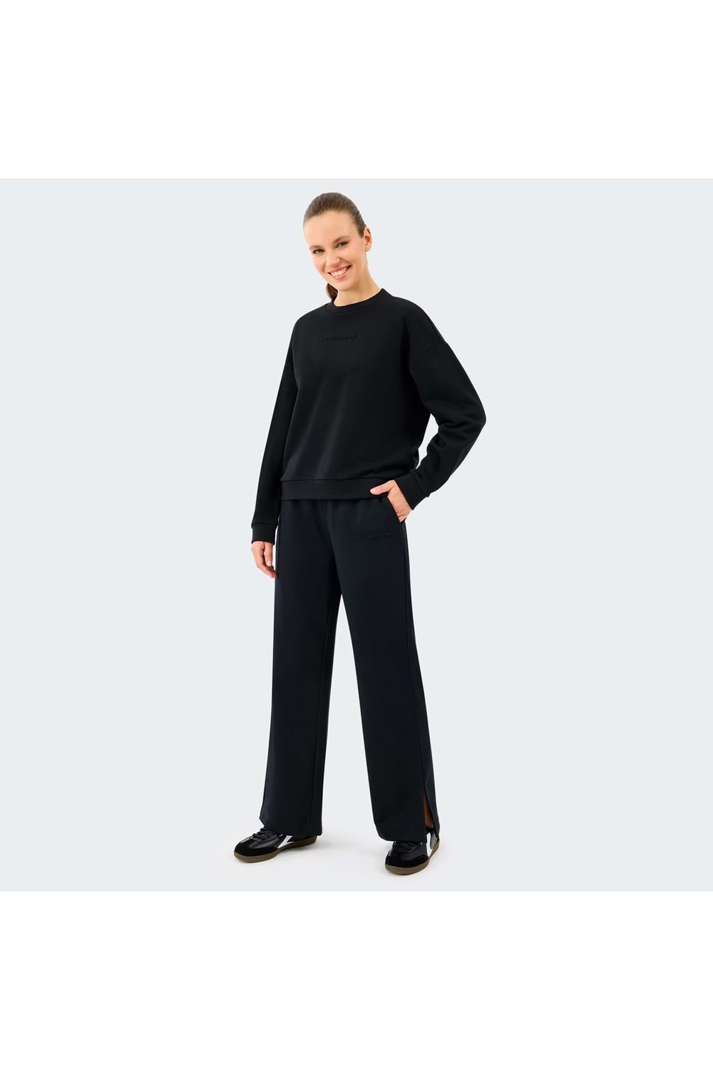 W Essential Crewneck Sweatshirt