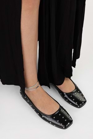 Kadın Zoe Siyah Troklu Küt Burunlu Babet