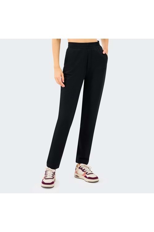 W Essential Slim Sweatpant