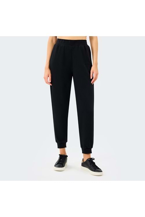 W Essential Jogger Sweatpant