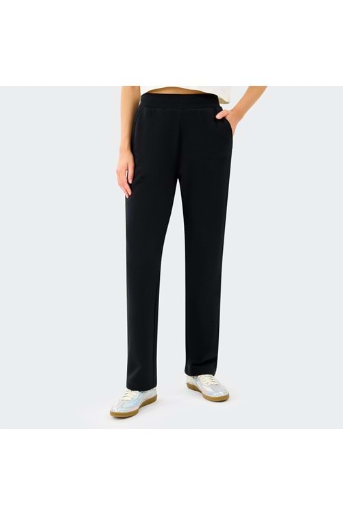 W Essential Regular Sweatpant