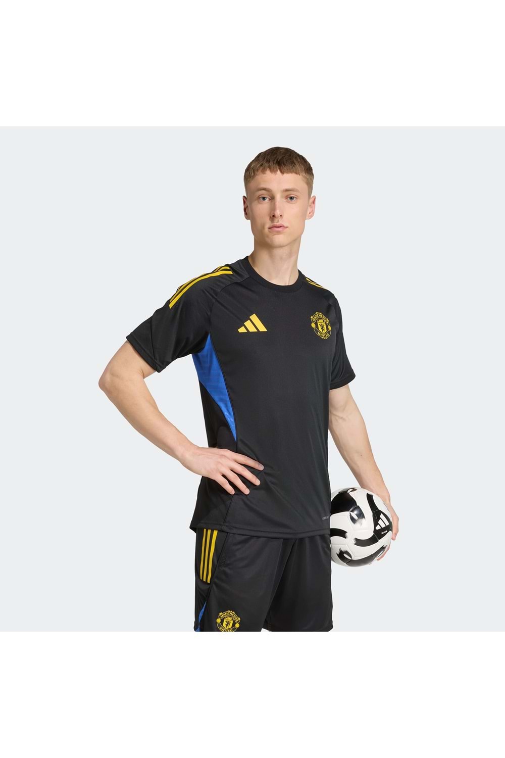 Manchester United 25/26 Avrupa Antrenman Forması