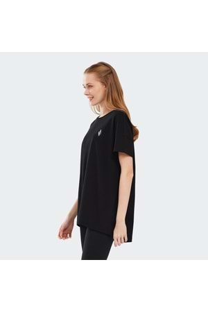 W Crew Neck Graphic Tee Shirt