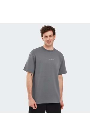 Graphic T-shirt M Short Sleeve