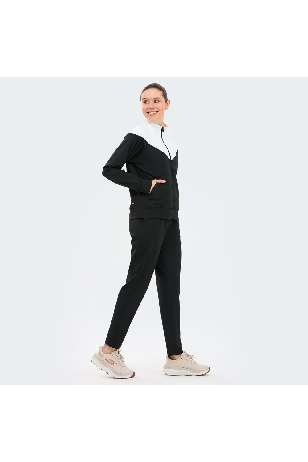 W Peformance Coll. Track Suit