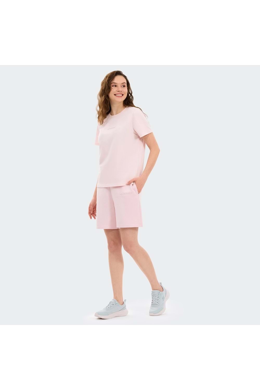 W Essential Crewneck T-Shirt