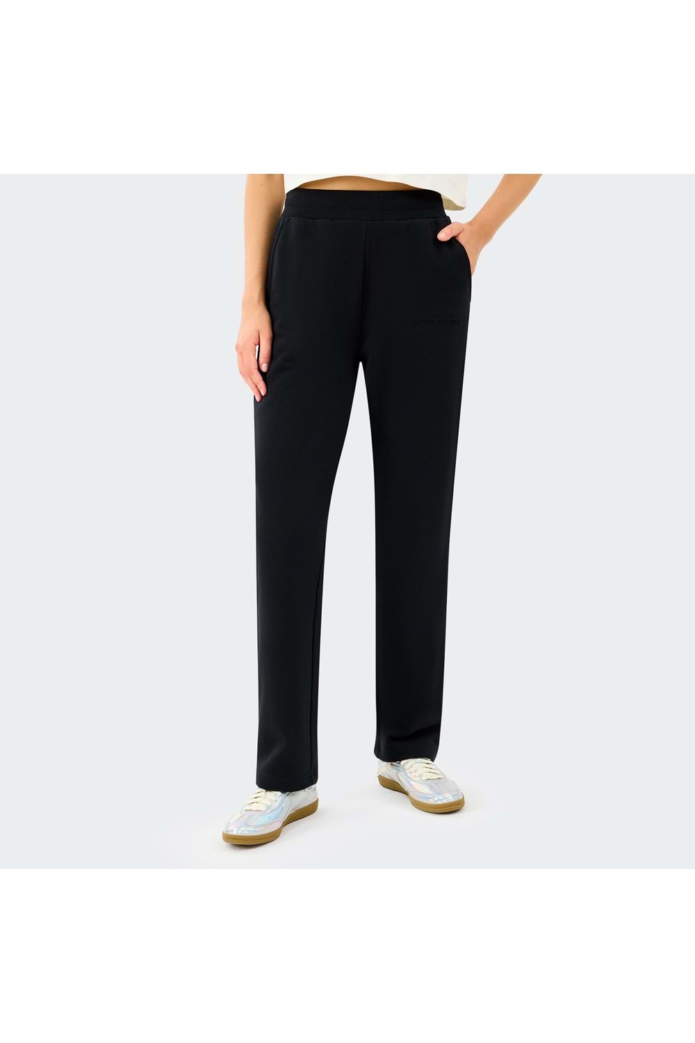 W Essential Regular Sweatpant