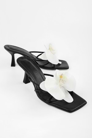 Kadın Orchid Siyah Cilt Çiçek Tokalı Topuklu Terlik
