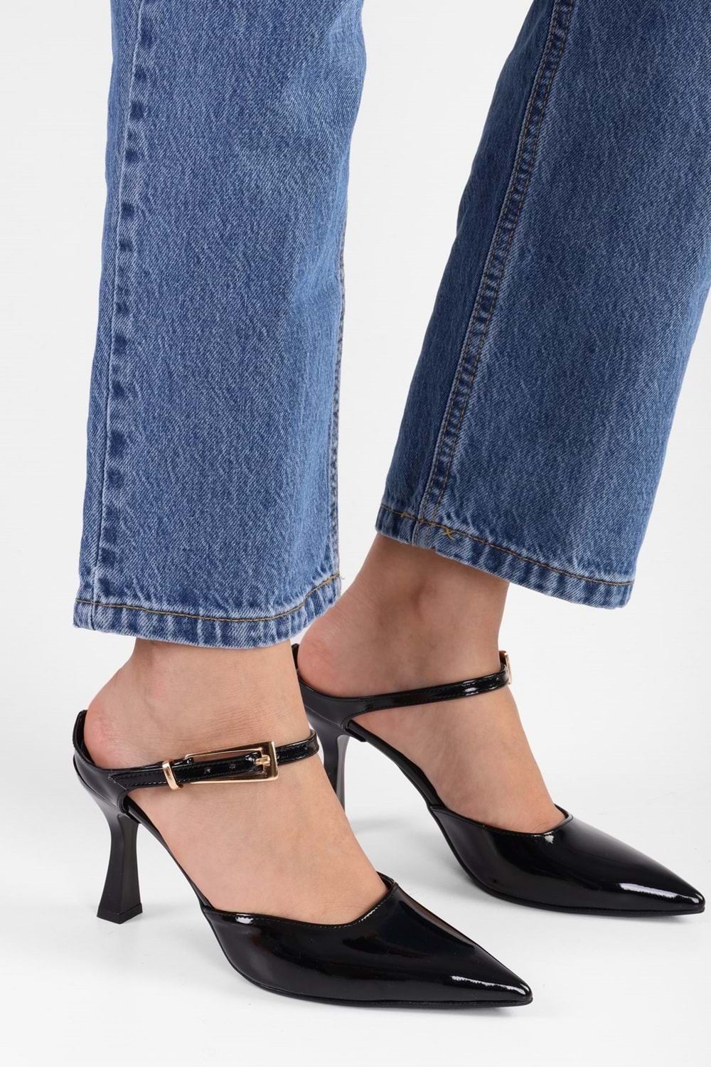 Kadın Aida Siyah Rugan Toka Detaylı Terlik Stiletto