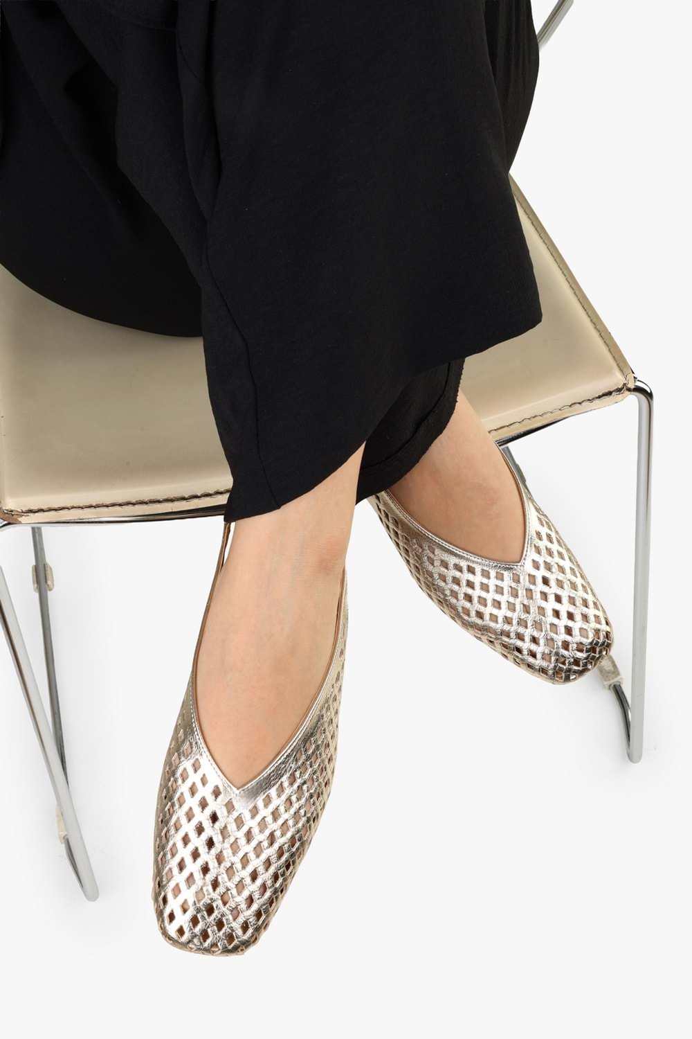 Kadın Selira Altın Cilt Delikli Babet