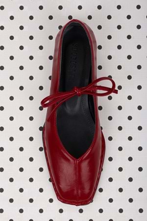 Kadın Lunera Kırmızı Cilt Bağlamalı Babet