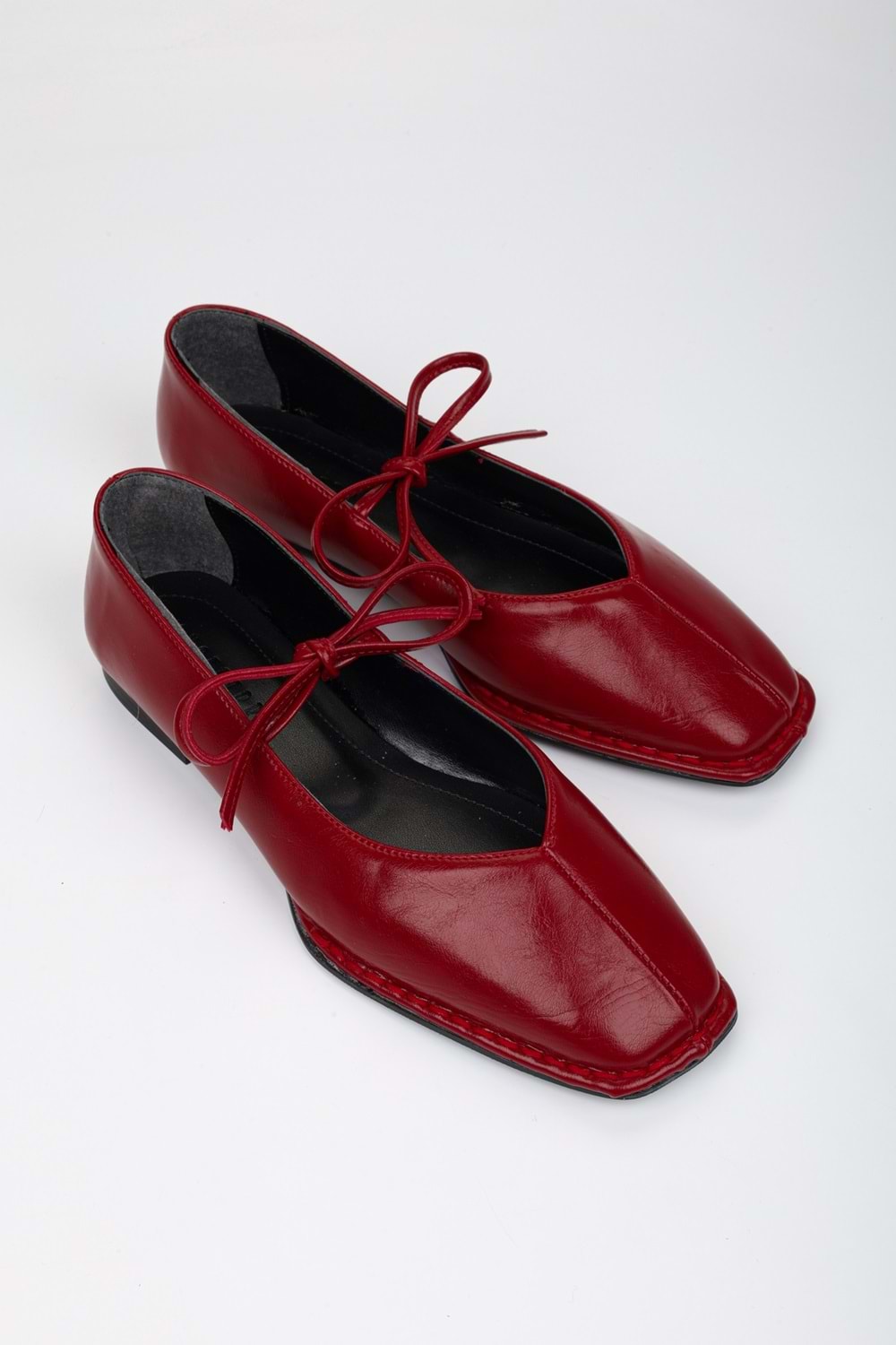 Kadın Lunera Kırmızı Cilt Bağlamalı Babet