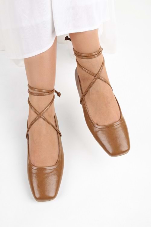 Kadın Ballerina Karamel Cilt Bağlamalı Babet