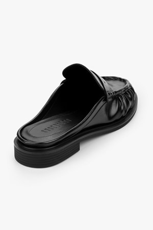 Kadın Mavien Siyah Cilt Büzgülü Terlik Loafer