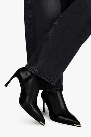 Kadın Belin Siyah Cilt Önü Metal Detaylı Streç Topuklu Bot
