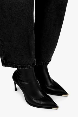 Kadın Belin Siyah Cilt Önü Metal Detaylı Streç Topuklu Bot