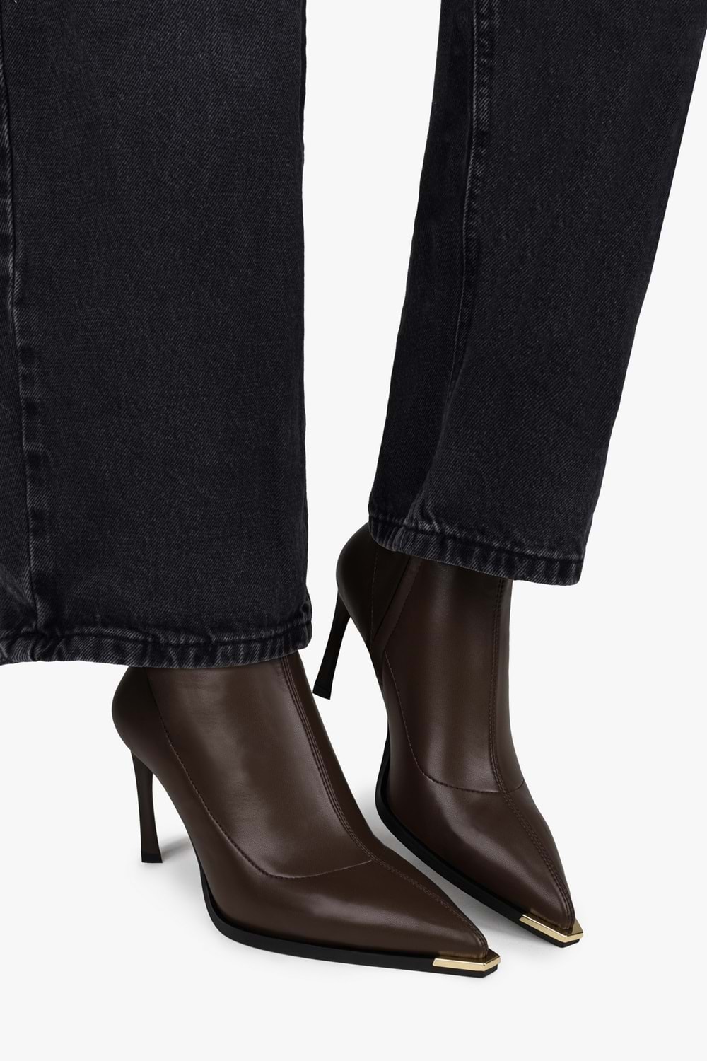 Kadın Belin Kahve Cilt Önü Metal Detaylı Streç Topuklu Bot