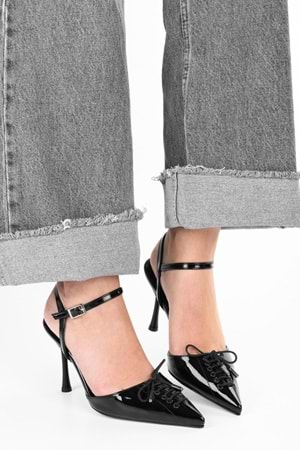 Kadın Zenya Siyah Rugan Bağcıklı Fiyonk Detaylı Topuklu Stiletto