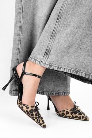 Kadın Zenya Leopar Tüylü Bağcıklı Fiyonk Detaylı Topuklu Stiletto