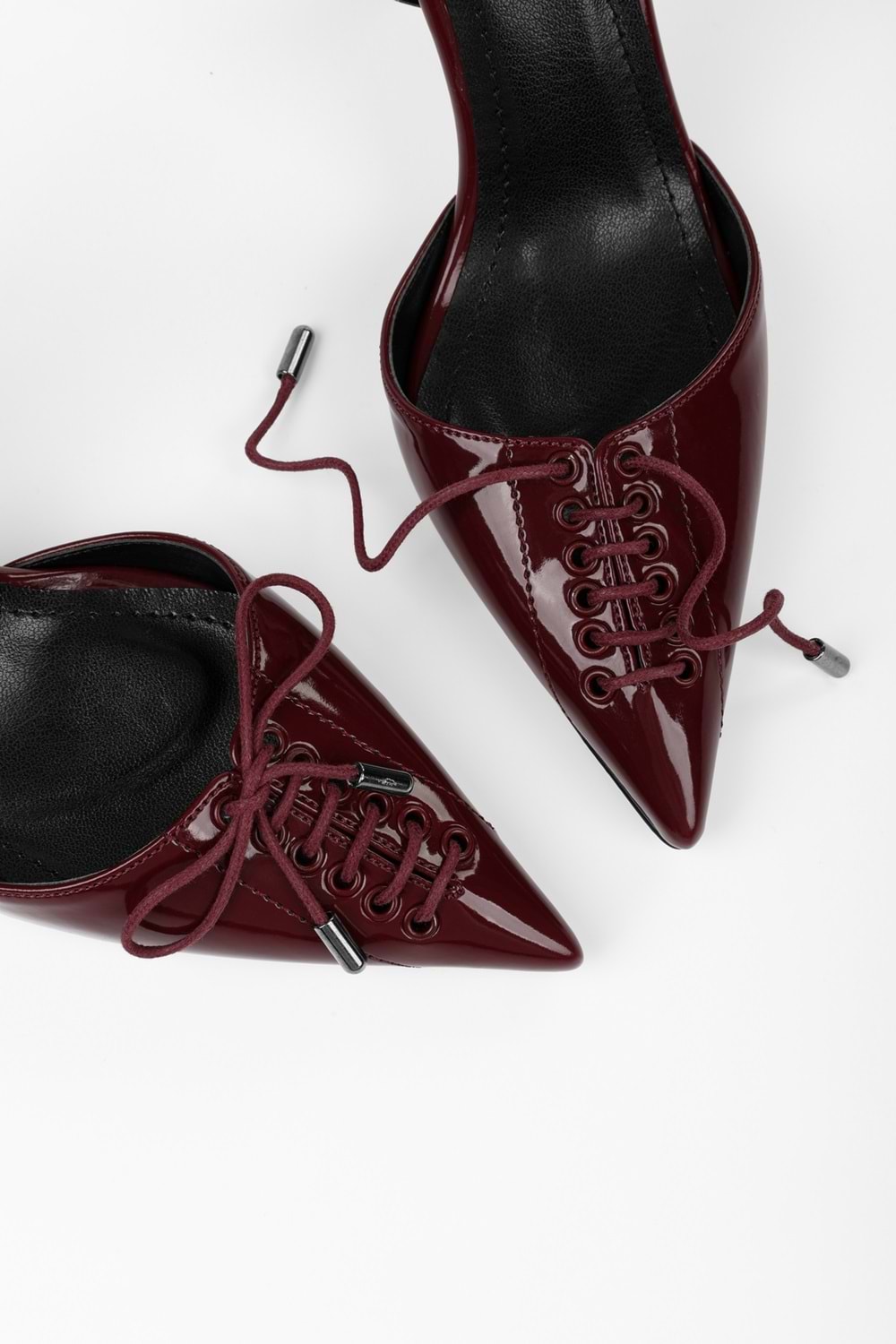 Kadın Zenya Bordo Rugan Bağcıklı Fiyonk Detaylı Topuklu Stiletto