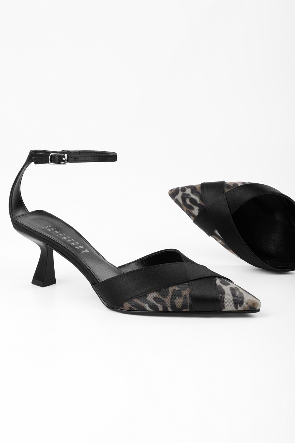Kadın Oira Siyah Leopar Desenli Saten Stiletto
