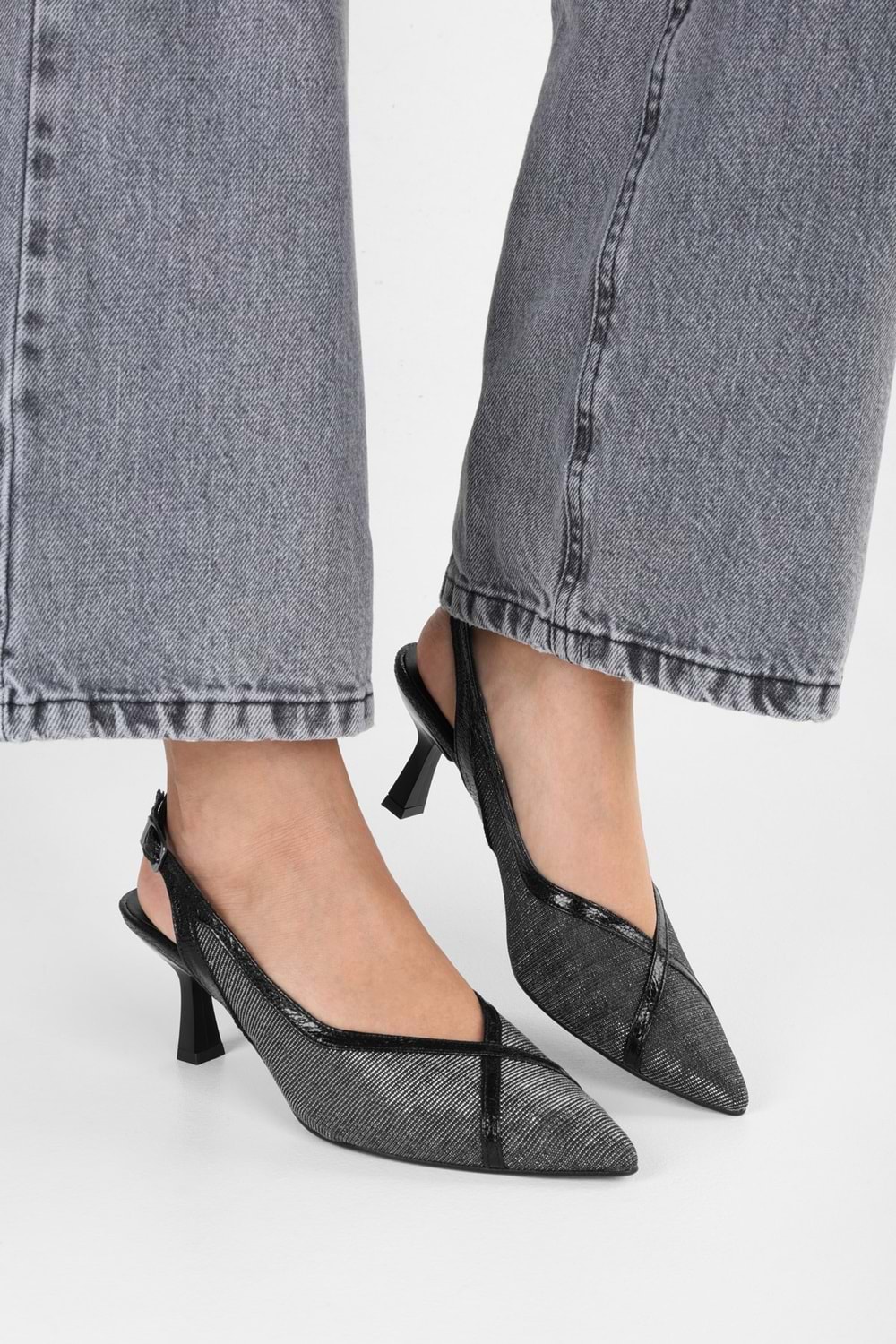 Kadın Lunara Siyah File Detaylı Kısa Topuklu Stiletto