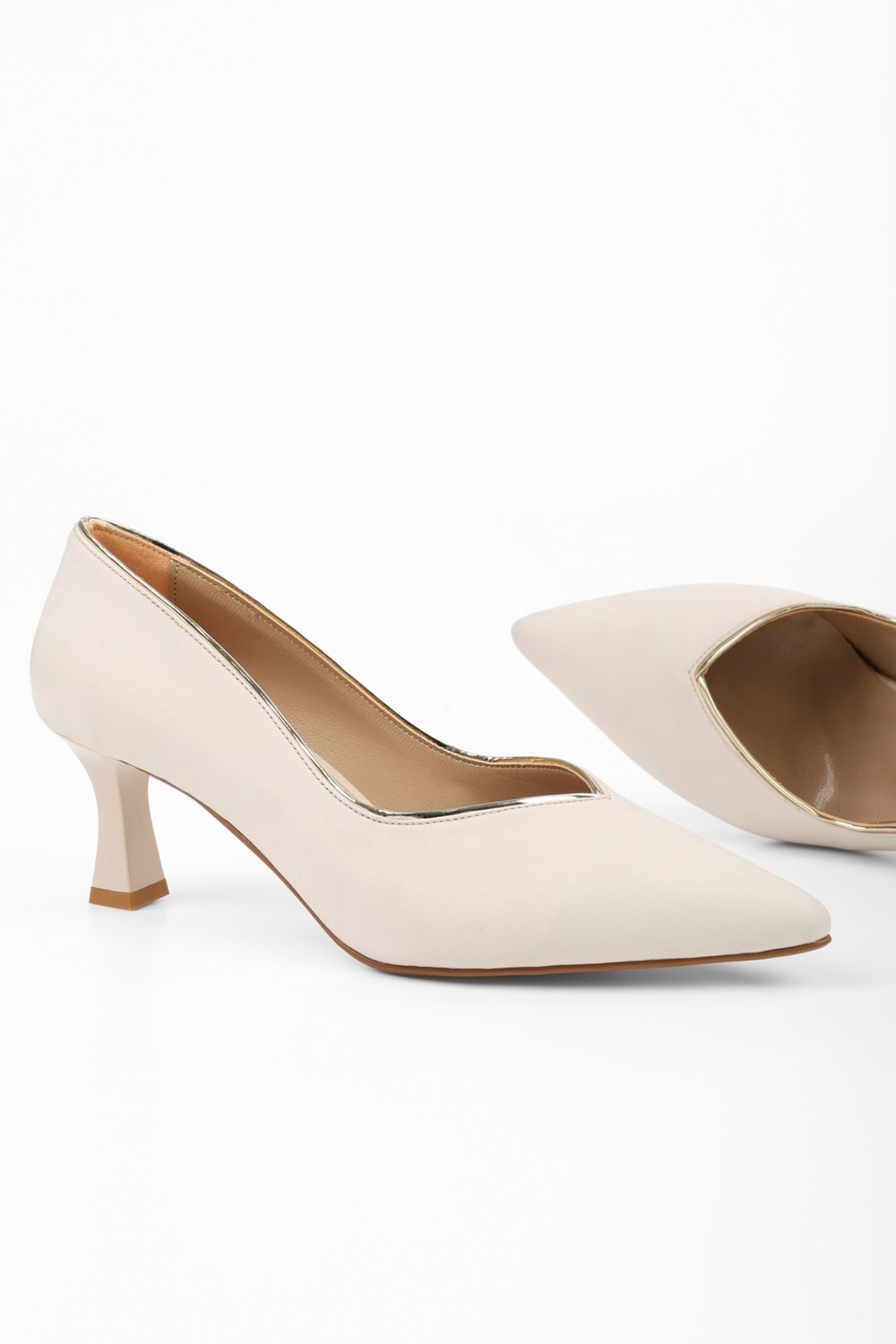 Kadın Elan Ten Zara Saten Kısa Topuklu Stiletto