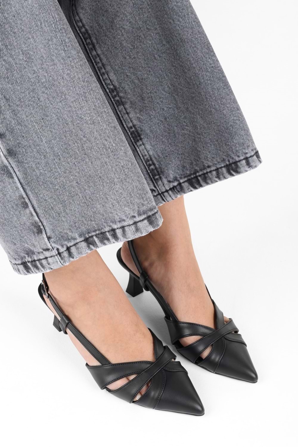 Kadın Liora Siyah Cilt Kısa Topuklu Stiletto