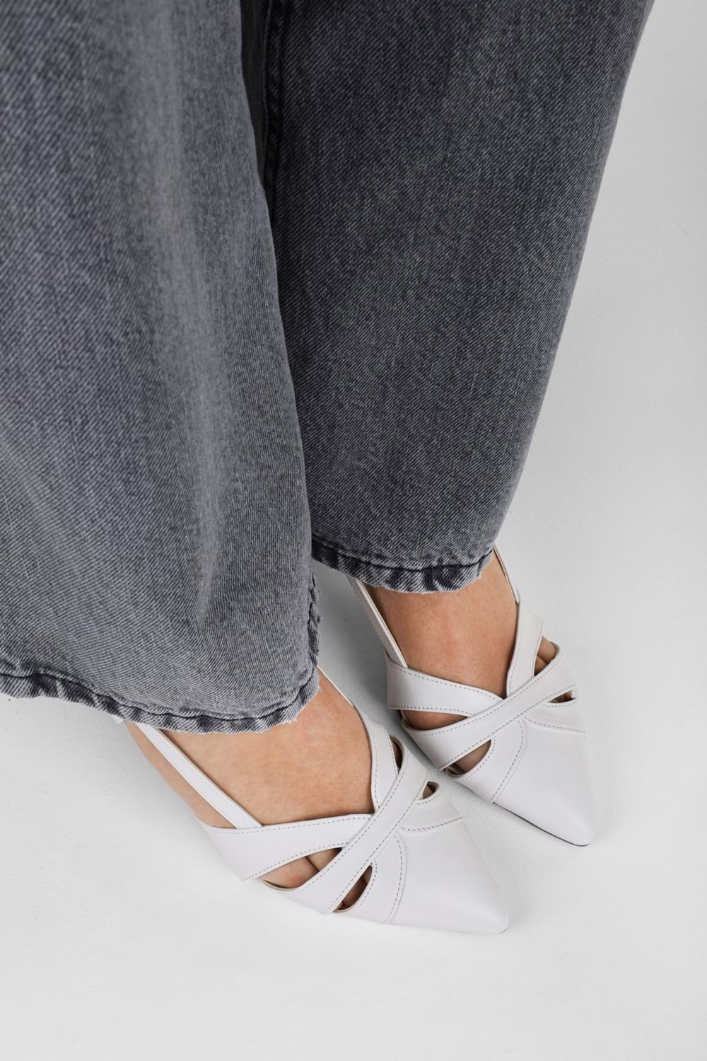 Kadın Liora Beyaz Cilt Kısa Topuklu Stiletto