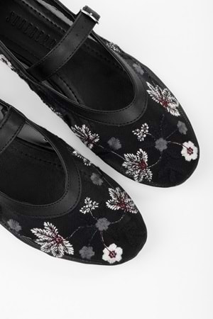 Kadın Floral Siyah Fileli Babet