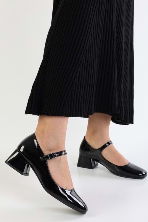 Kadın Noua Siyah Rugan Topuklu Ayakkabı