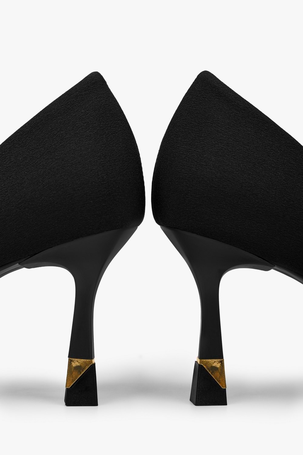 Kadın Gilda Siyah Saten Altın Kaplama Detaylı Stiletto