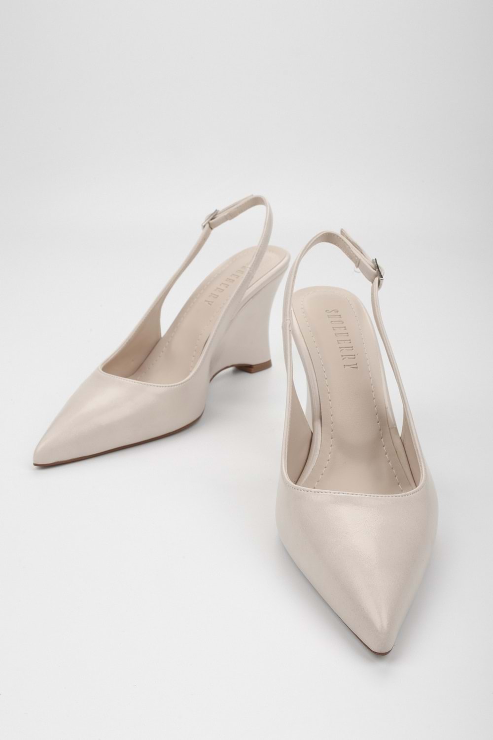 Kadın Gigi Ekru Cilt Dolgu Topuklu Stiletto
