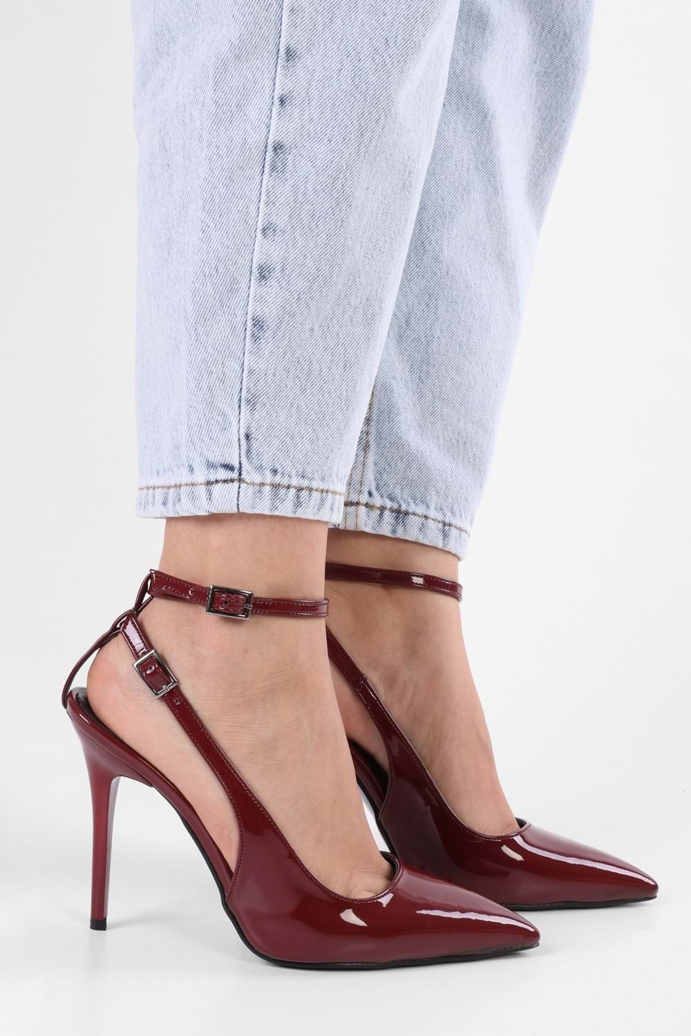 Kadın Mila Bordo Rugan Kemerli Bilekten Bağlı Stiletto
