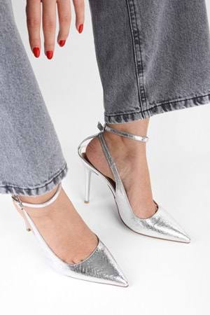 Kadın Mila Gümüş Yılan Desenli Kemerli Bilekten Bağlı Stiletto